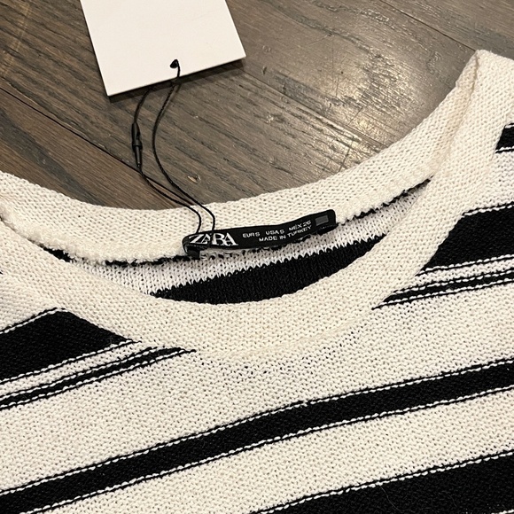 Zara NWT Women’s Rustic Short Sweater Small Black White Knit Striped Oversize Pu - Picture 6 of 7